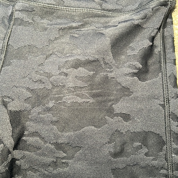 Fashion Nova At Attention Embossed Camo Print Active Sports Bra + Legging Set - Picture 5 of 5